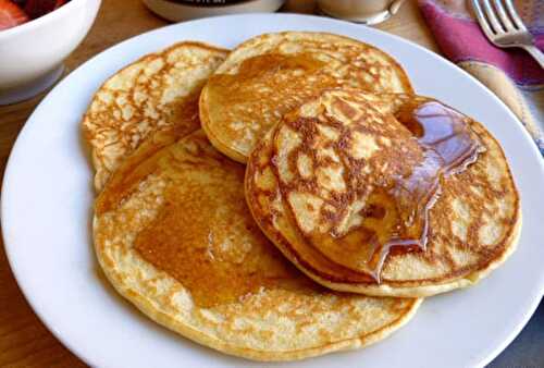 La Meilleure Recette de Pancakes au Yaourt et Myrtilles Légers et Moelleux